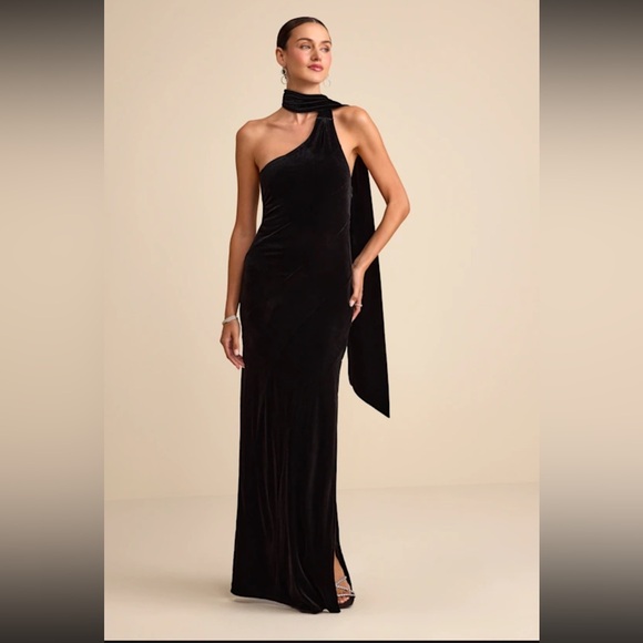 Lulu's Black Velvet One-Shoulder Dress - Picture 2 of 7